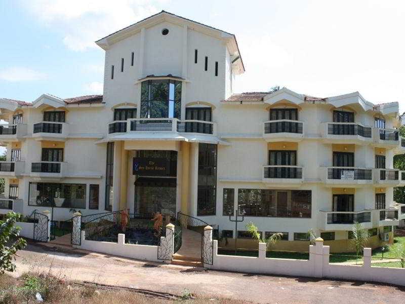The Sea Horse Resort Baga Bagian luar foto