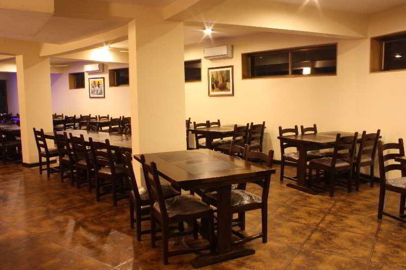 The Sea Horse Resort Baga Bagian luar foto