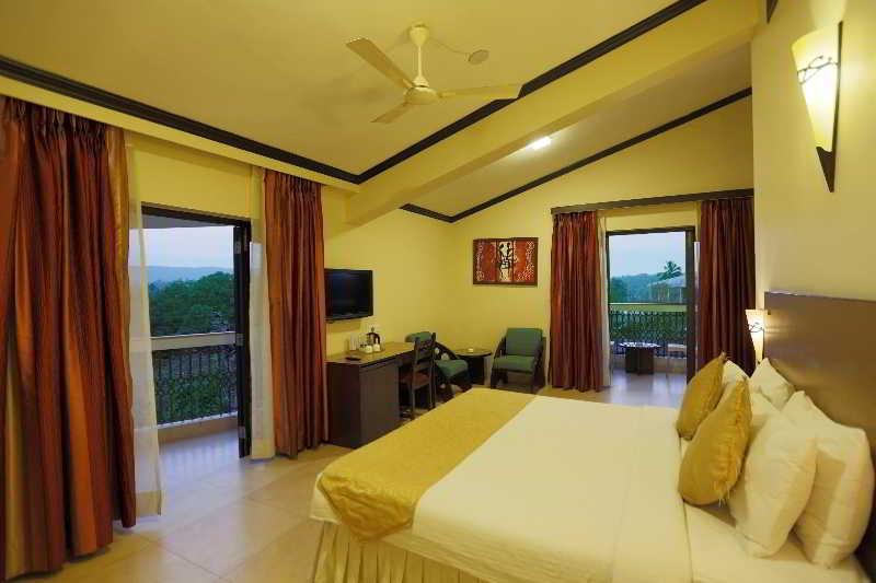 The Sea Horse Resort Baga Bagian luar foto