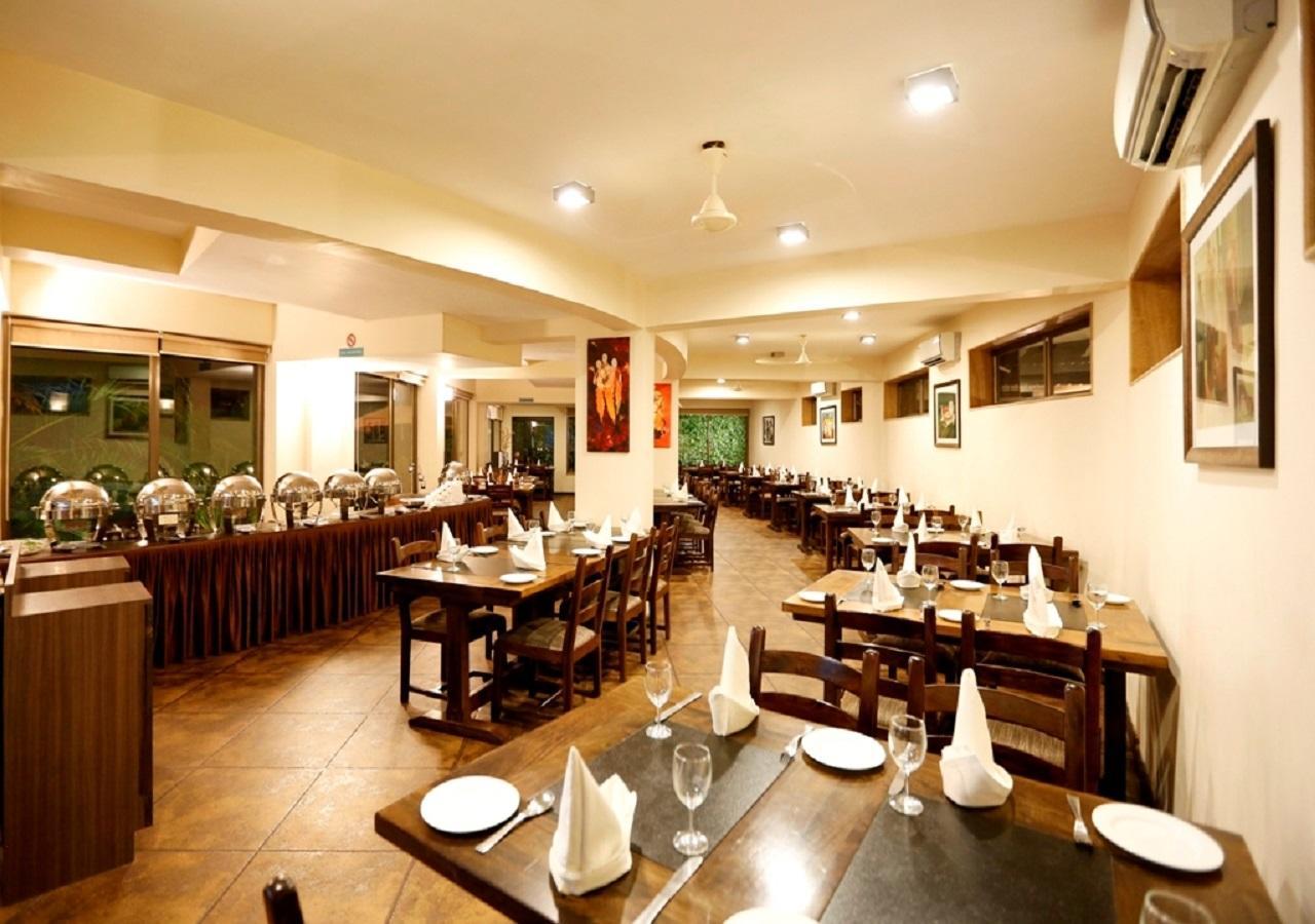 The Sea Horse Resort Baga Bagian luar foto
