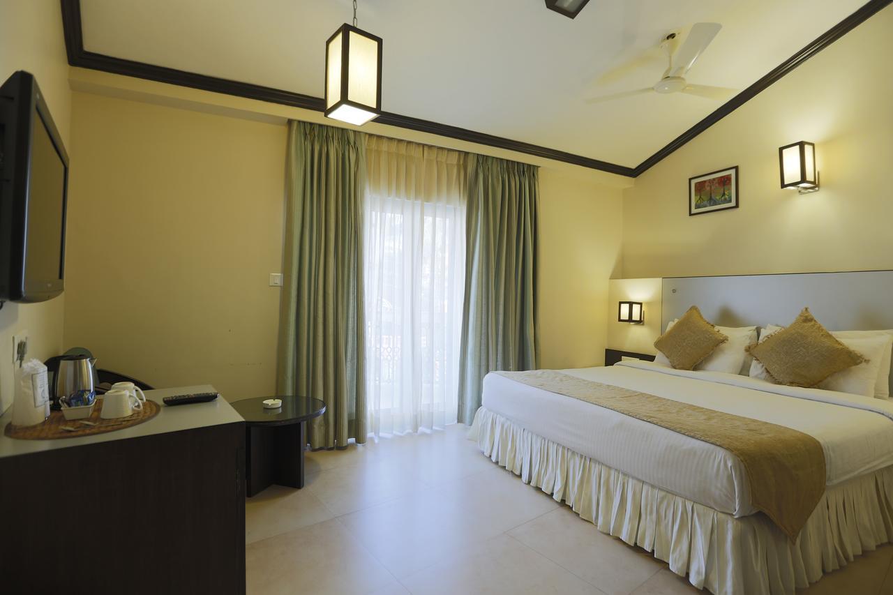 The Sea Horse Resort Baga Bagian luar foto