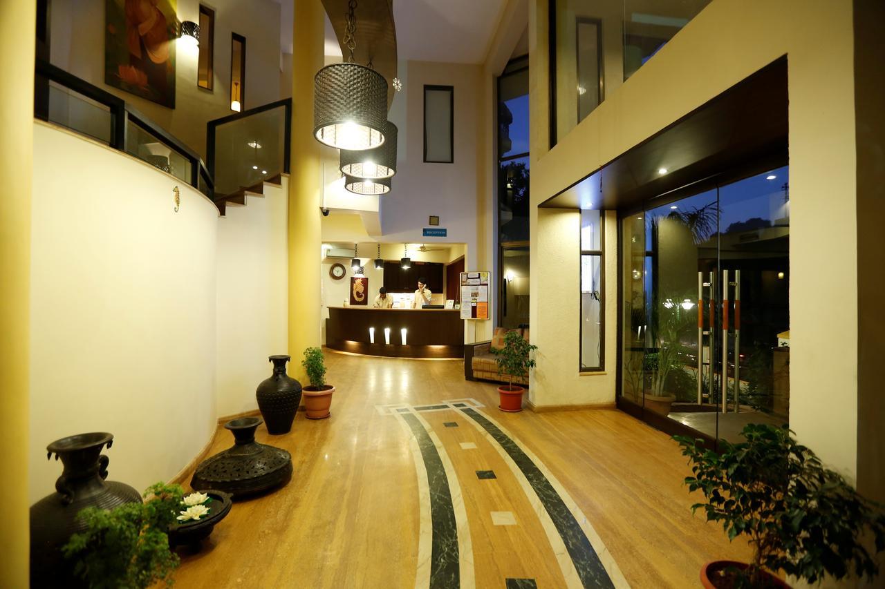 The Sea Horse Resort Baga Bagian luar foto